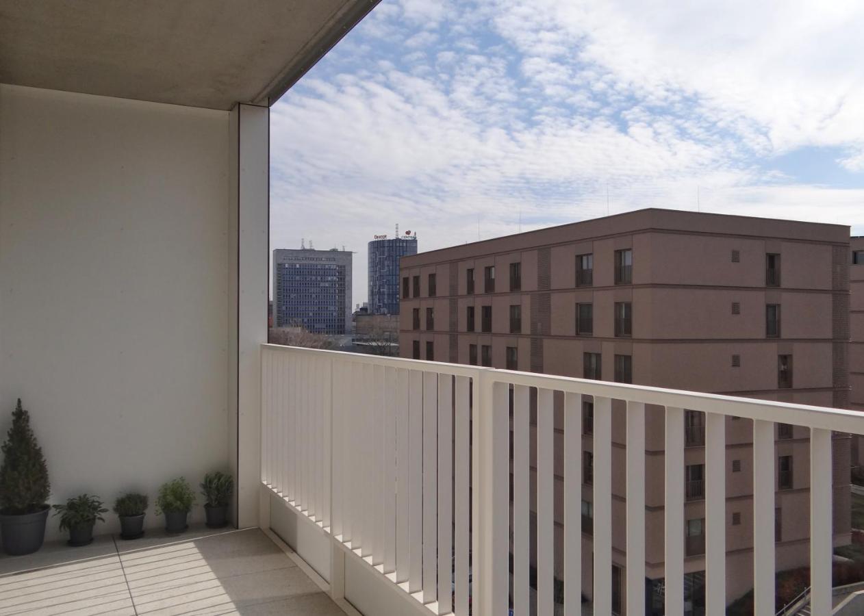 Top Urban Apartment - Free Parking, Green Energy, Modern Style براتسيلافا المظهر الخارجي الصورة